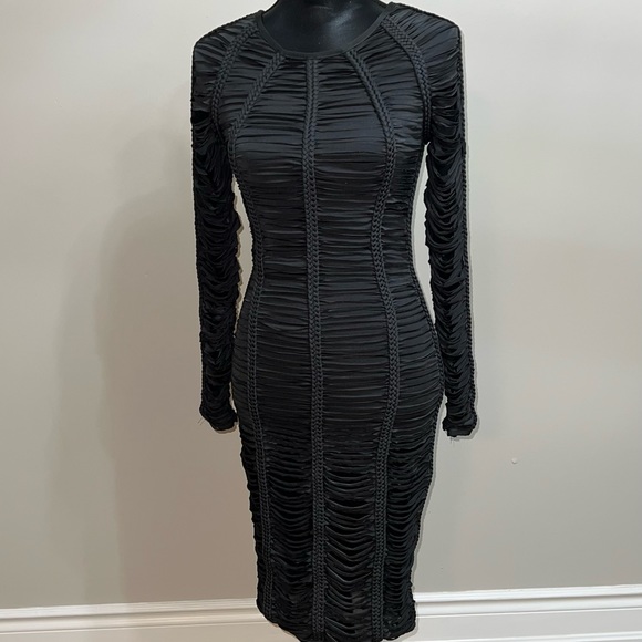 House of CB Braided Bodycon Dress Size 2 US
Purchase Price $289 + HST - Picture 4 of 4